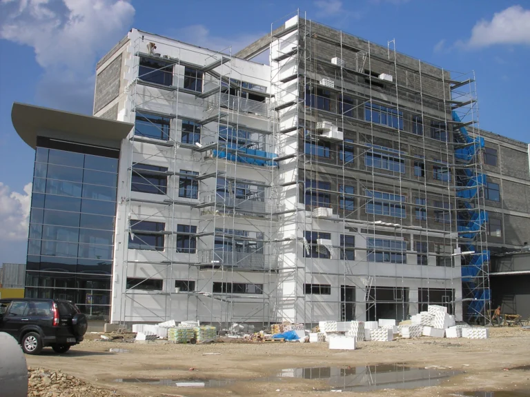 Biroju ēkas siltināšana un ventilējamās fasādes montāža